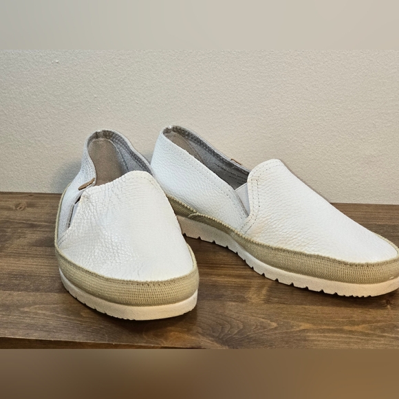 NWOT Verbenas White Nucleo Made In Spain Leather Slip-ons Women's Size 7.5 - Picture 3 of 9